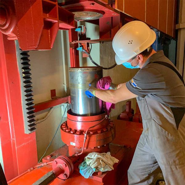 Zylinder+Theaterbühne