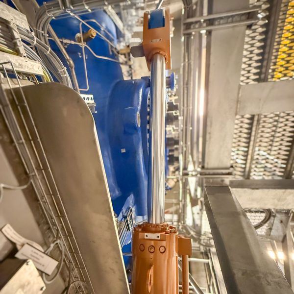 Revision Hydraulikzylinder Kraftwerk Linth Limmern, Schenker Hydraulik AG