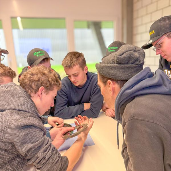 Besuch Berufsschule Sursee Schenker Hydraulik AG