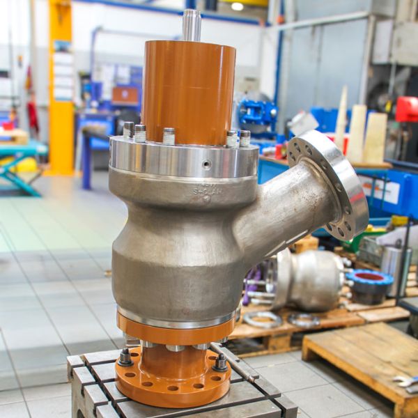 Revision Bypassventile Pumpspeicherwerk Limmern - Schenker Hydraulik AG