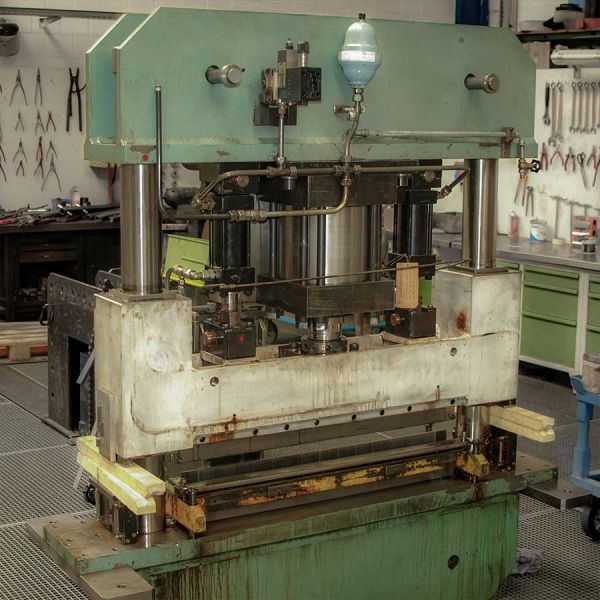 Grossrevision+Stanzpresse